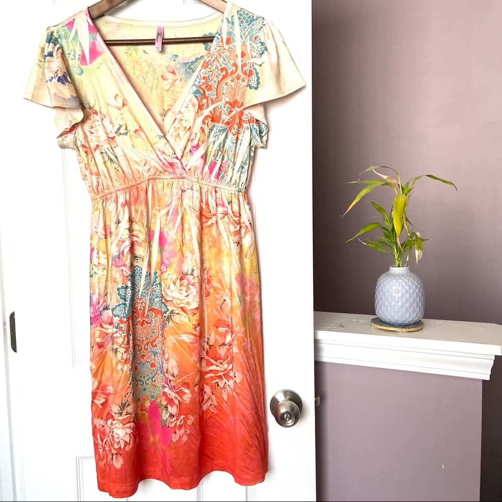 🌟3/$15🌟 Kiara flutter sleeve printed wrap dress